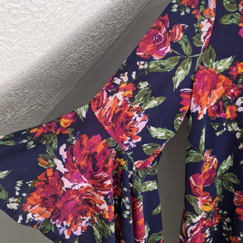 Ladies shirt - Picture 2 of 6